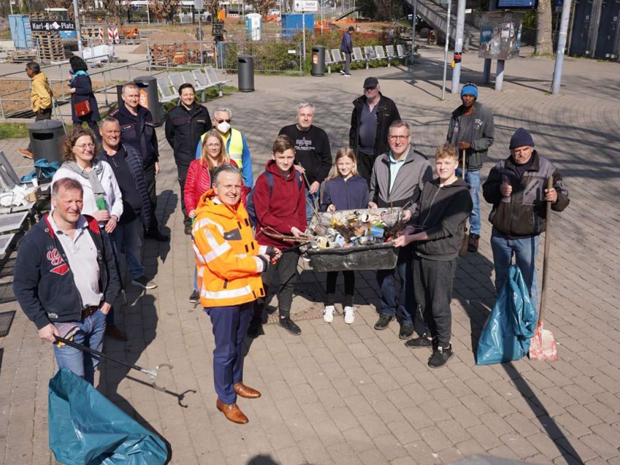 Müll in Untertürkheim: Vereine fegen Plätze sauber
