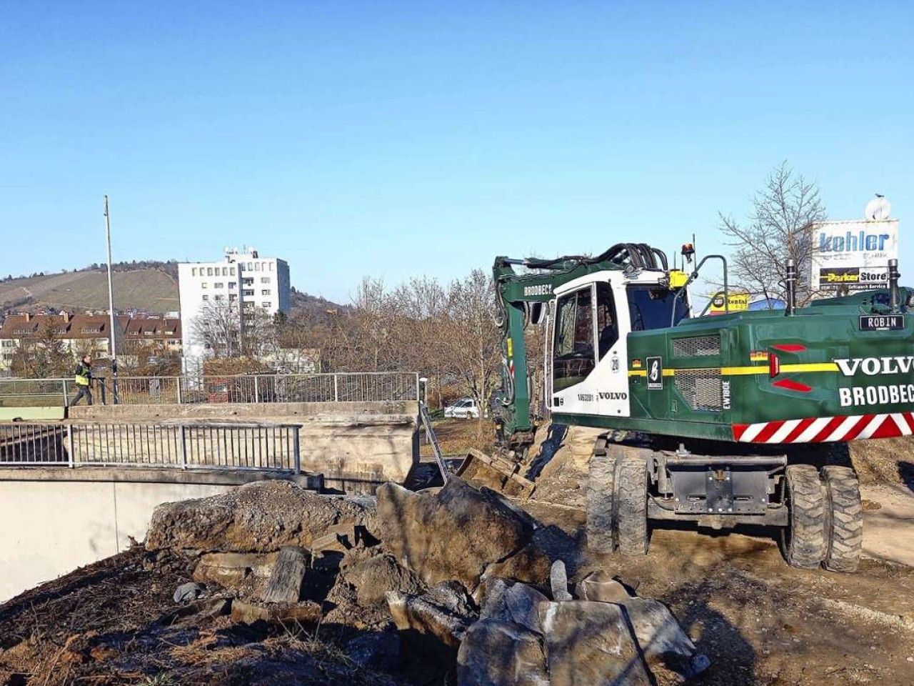 Verkehr in Hedelfingen: Stau durch Abriss der B-10-Brücke