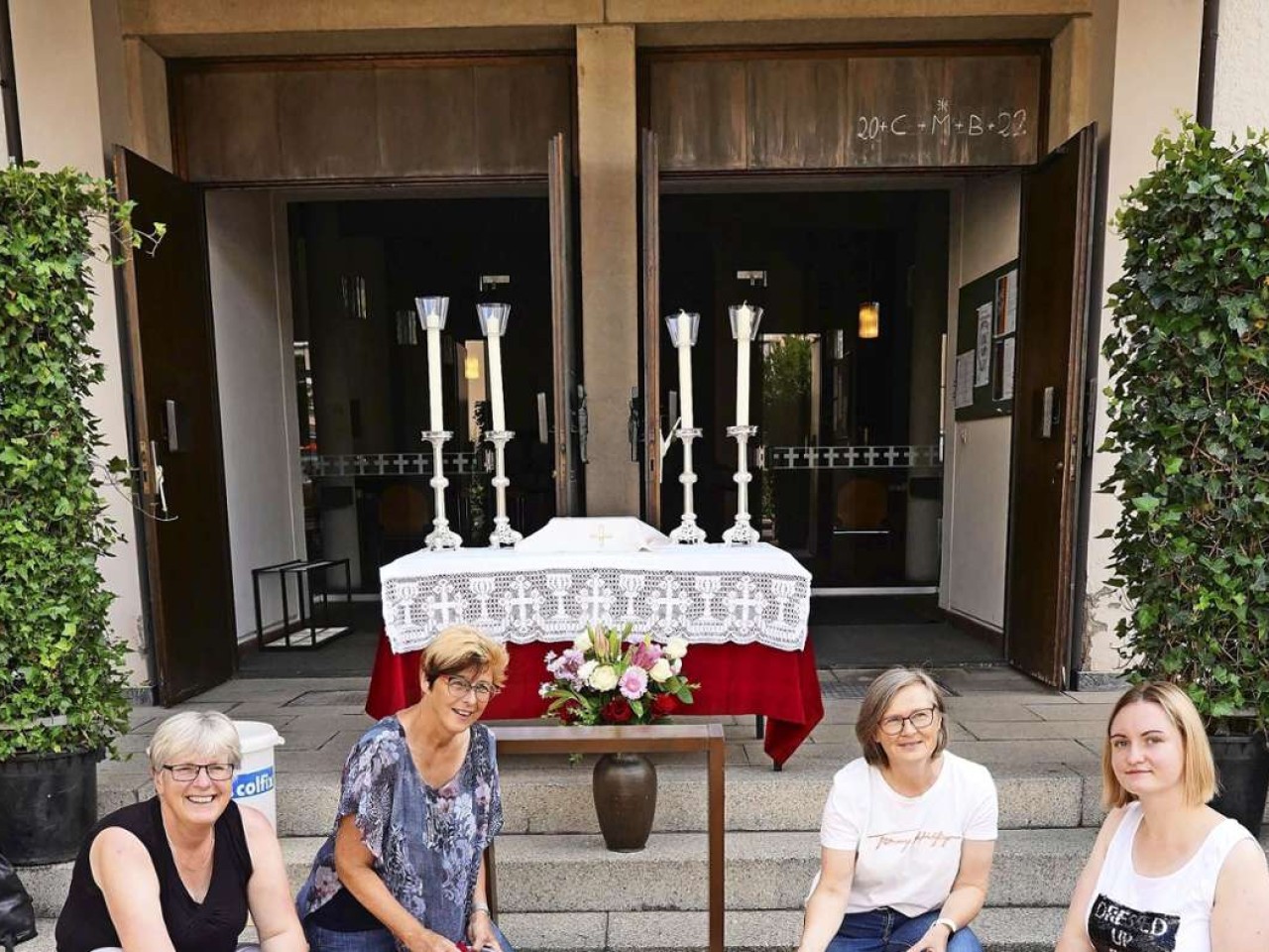 Kirche in Wangen: Fronleichnam mit Blumenteppich