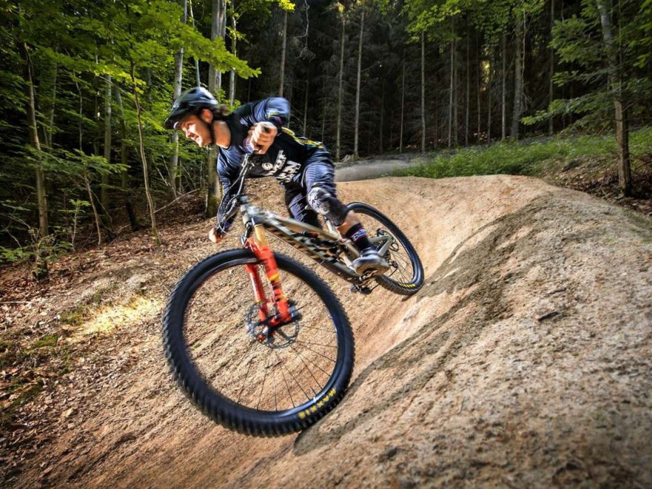 Mountainbiker in  Fellbach: Entsetzen über Scherben auf dem Trail