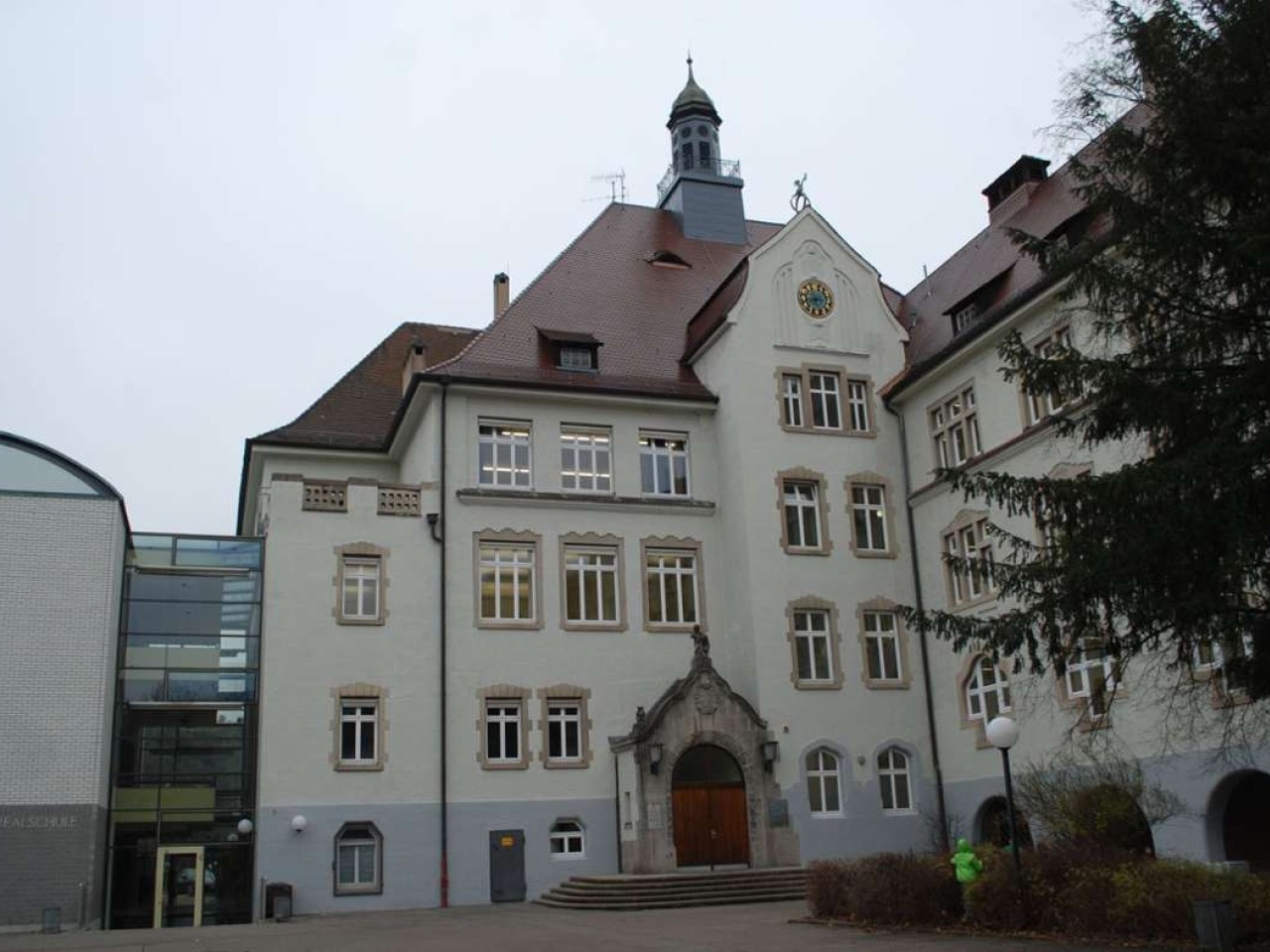 Schule in Untertürkheim: Prominente Paten für „Schule ohne Rassismus“
