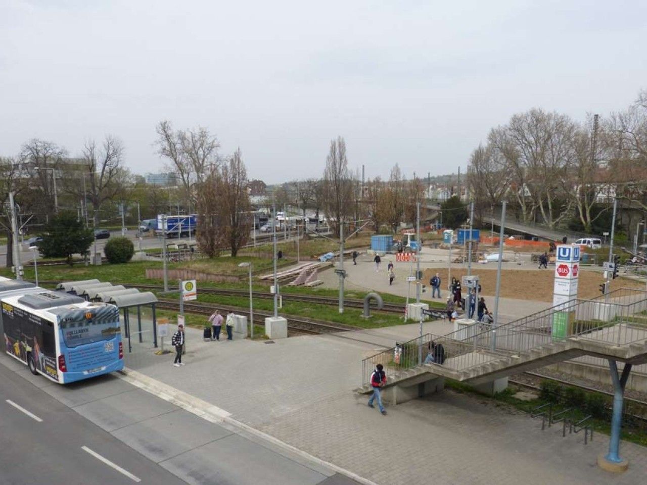 Vision für eine neue Ortsmitte in Untertürkheim: Eine Neckarwiese auf dem Karl-Benz-Platz