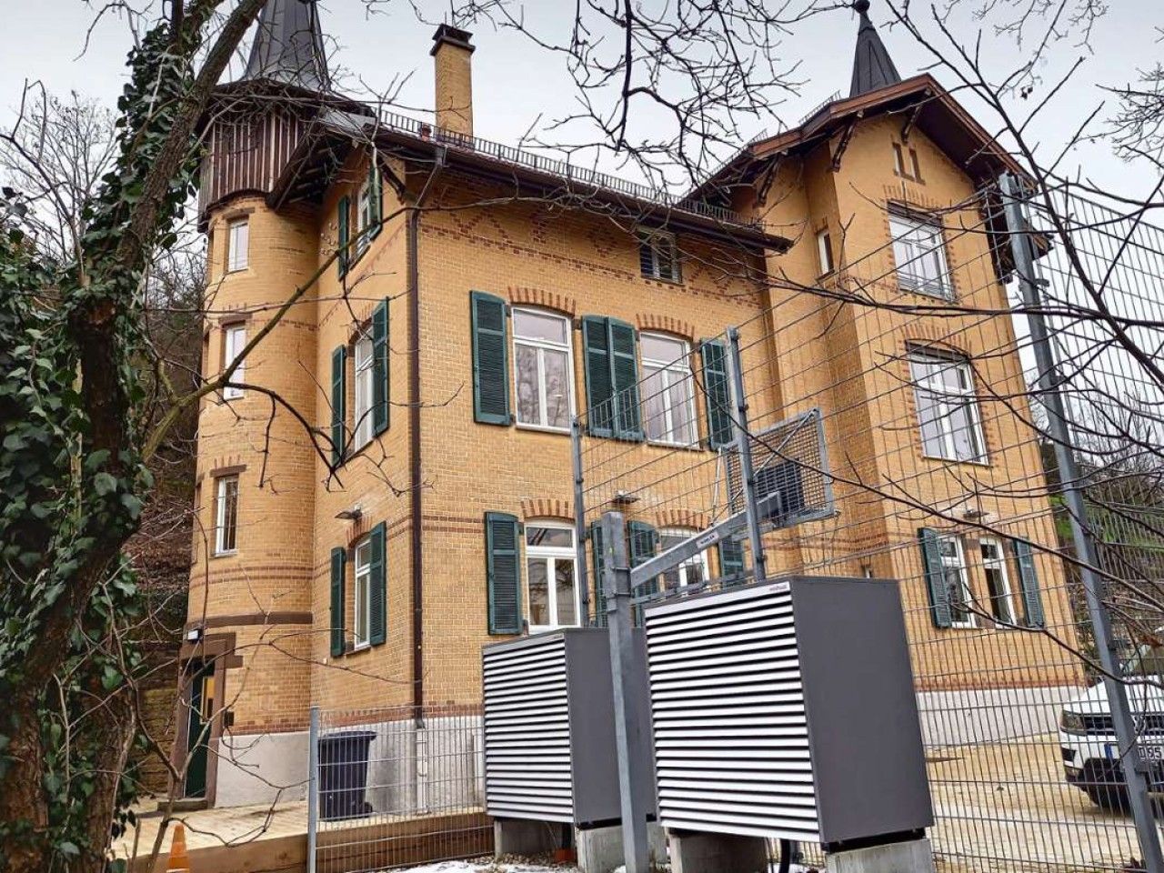 Jugendhaus in Obertürkheim: Villa Jo: Charme von 1892   und  doch jugendlich modern